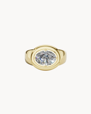 AMES No. 1 | Chunky Signet Ring With Oval Diamond